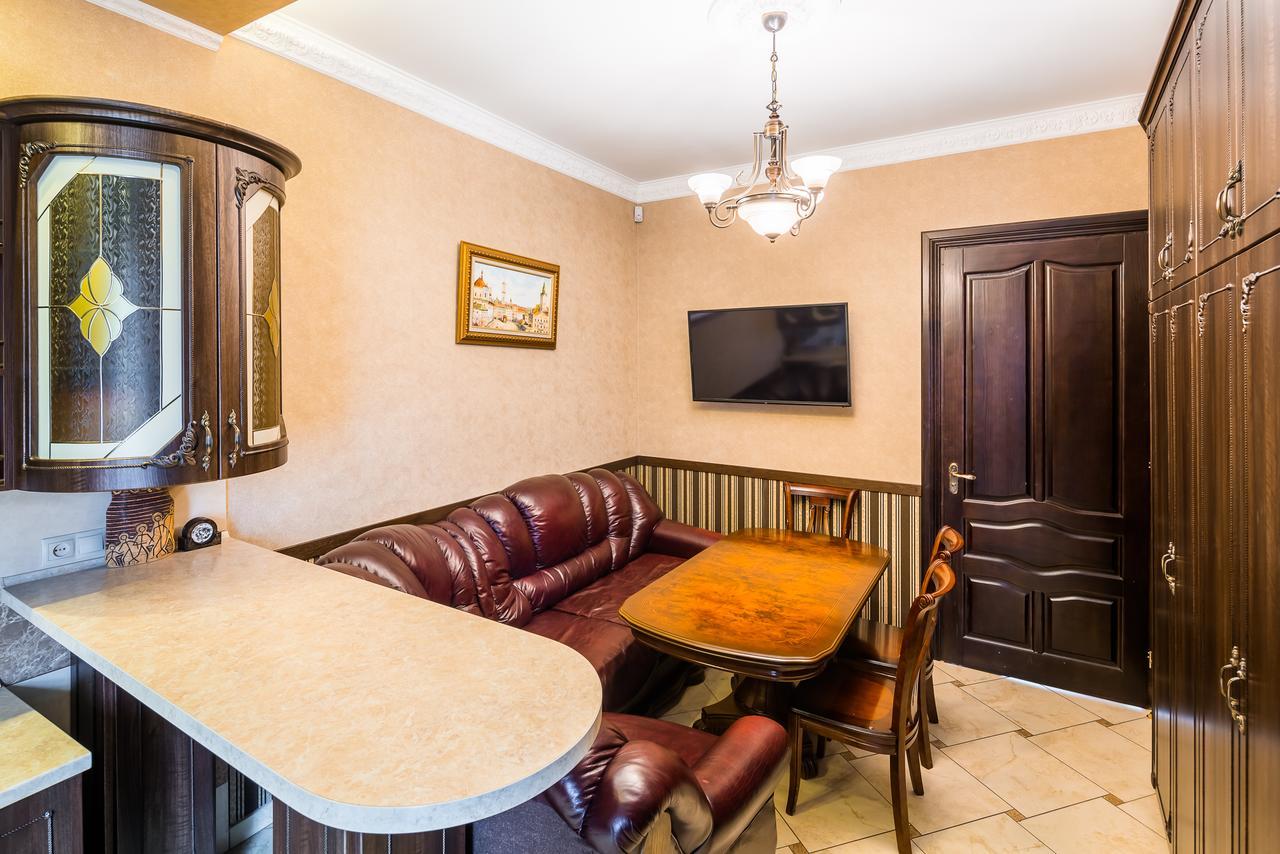 Beautiful D.galytskogo Apartment *