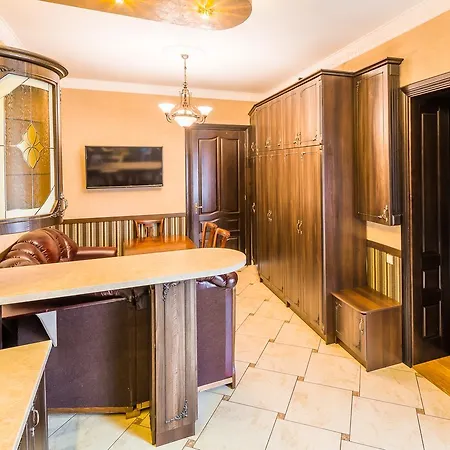 Beautiful Apartment D.Galytskogo Lviv Exterior photo